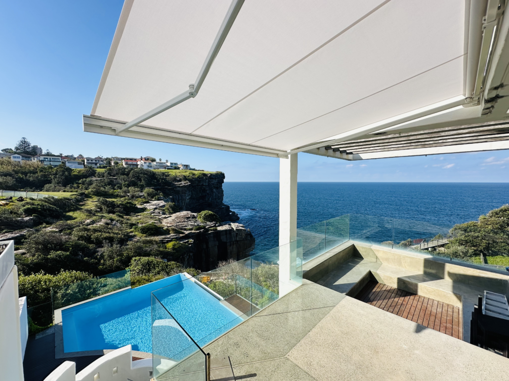 Smartcanvas - All You Need to Know About Outdoor Window Treatments for Coastal Weather