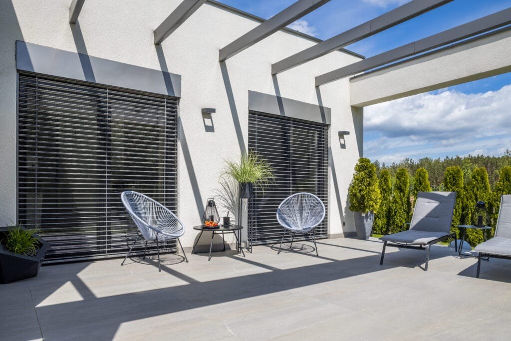 Smart Canvas - Top 5 Benefits of Installing Outdoor Canvas Blinds for Your Home
